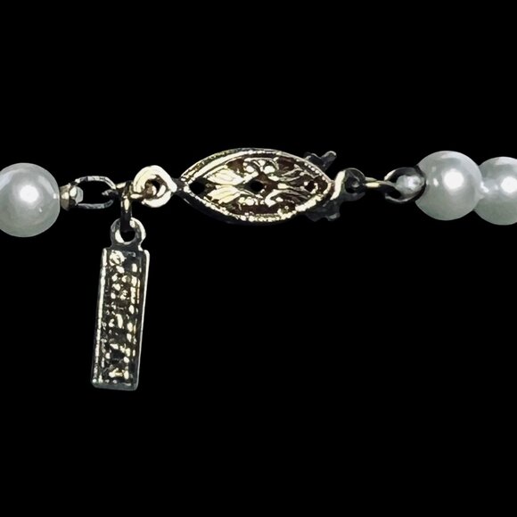 Napier Single Strand 18" Faux Pearl Necklace With Gold Tone Clasp (5597) - Picture 5 of 6